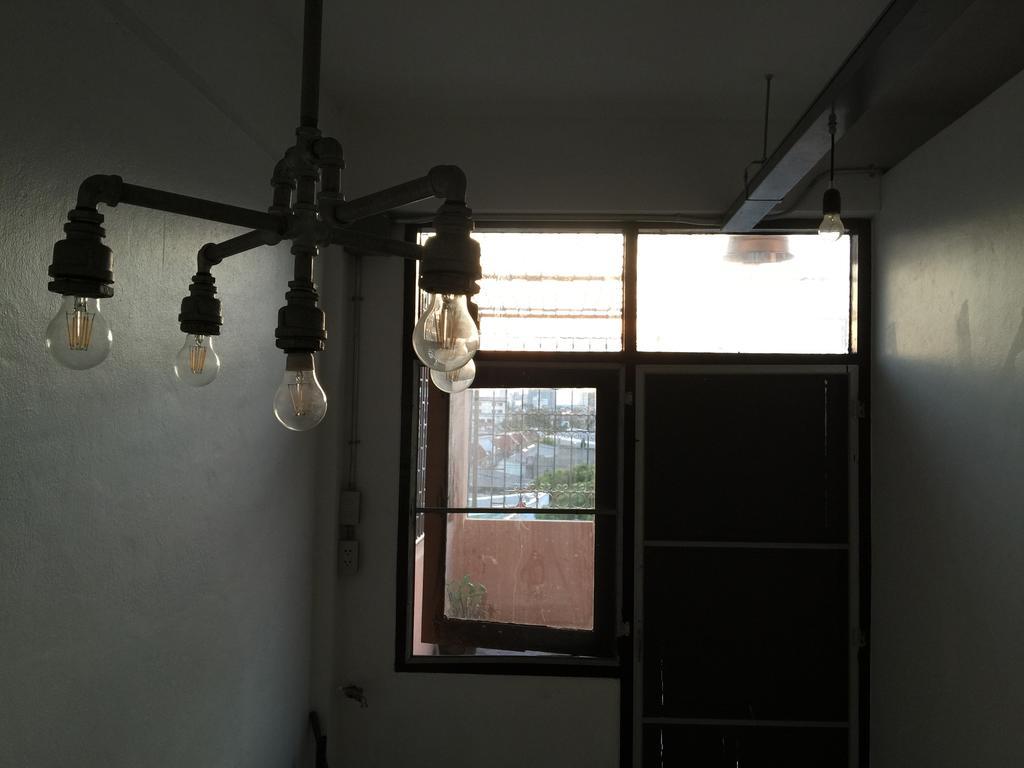 42 Guest House Bangkok Extérieur photo